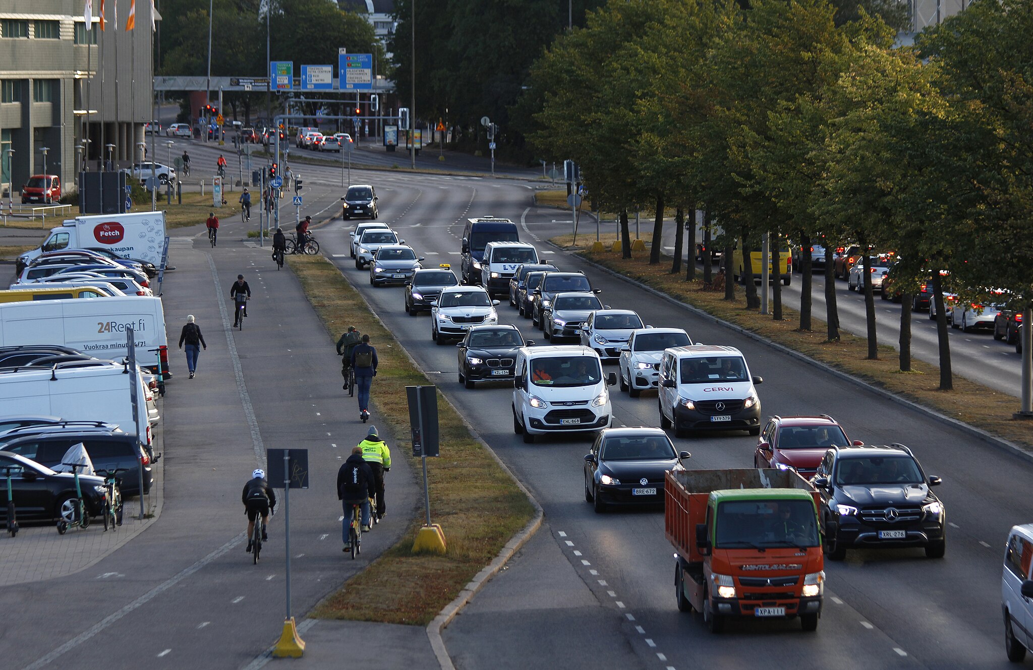 Finlands klimatpanel varnar för utökade klimatutsläpp från trafiksektorn i en ny analys. Foto: Wikimedia commons / Helsingfors stadsmuseum