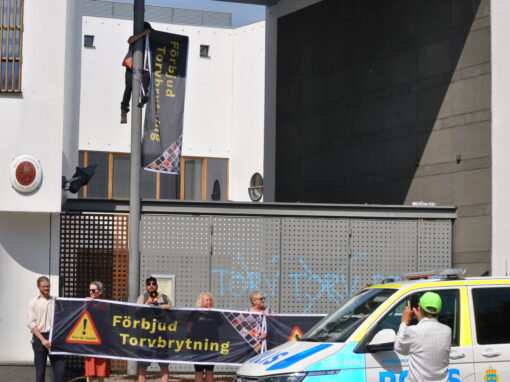 Fängelse för klimataktion vid Finlands ambassad i Stockholm