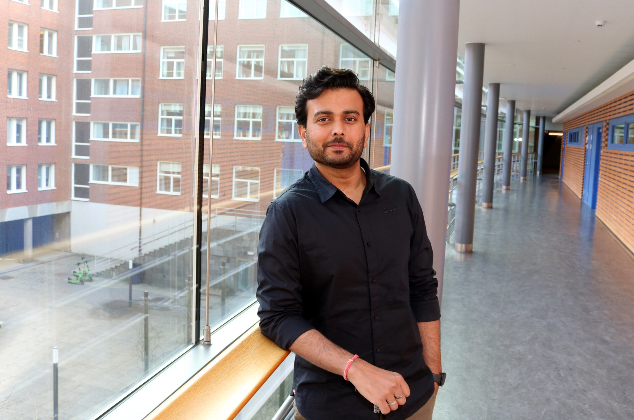 Forskaren Chandrakant Singh på Chalmers tekniska högskola har tillsammans med kollegan Martin Persson utvecklat en modell som kopplar ihop jordbruksprodukter med data över skogsavverkning globalt. Foto:  Christian Löwhagen / Chalmers