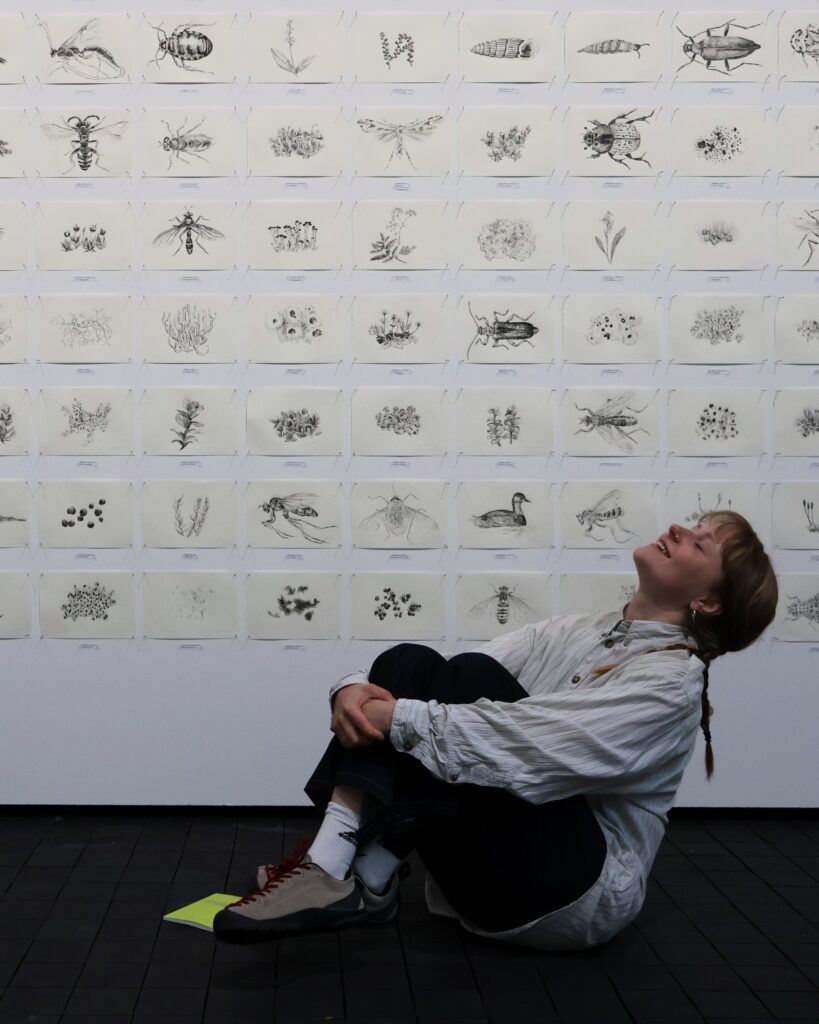 Eevi Kailas De Osynliga kan ses på utställningen Generation 26 på Amos Rex. Foto: Vera Arhippainen